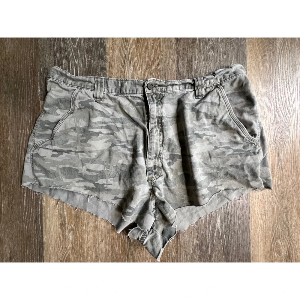 Wrangler Cutoff Shorts Mens 40 Gray Camo Raw Hem 600MWZE Cotton